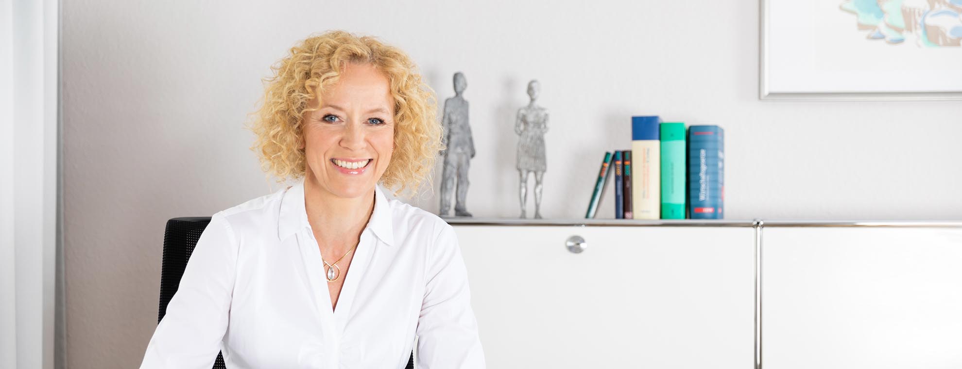 ="Cornelia Cornelia Kaven | Mehr als nur Steuerberatung